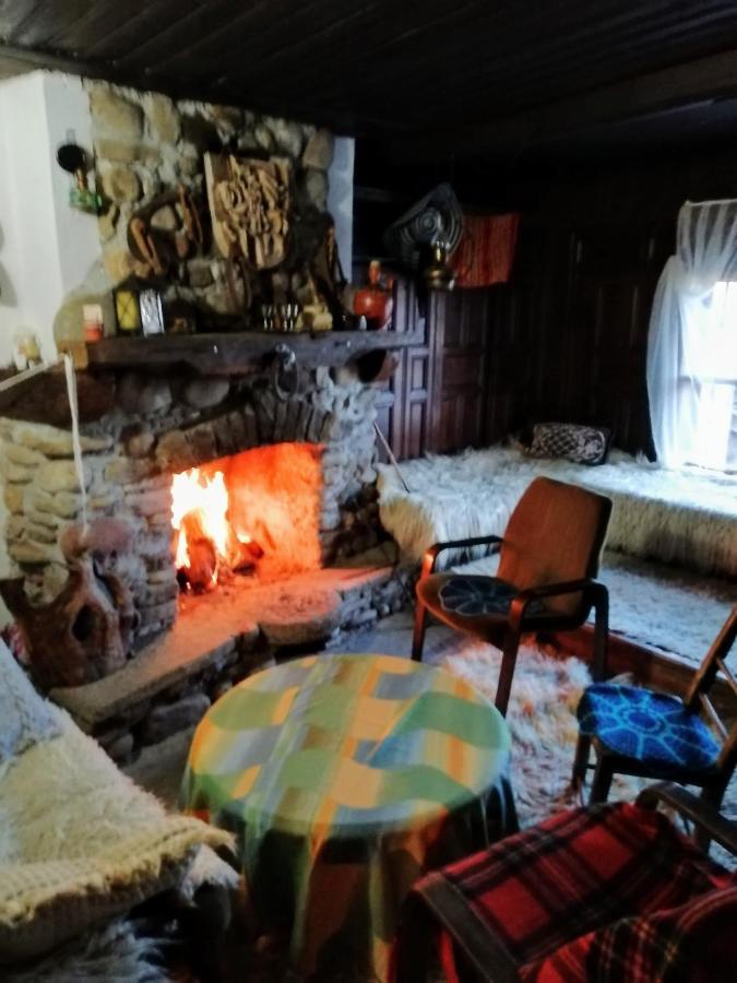 Отель Къщата на художника Жеравна Экстерьер фото